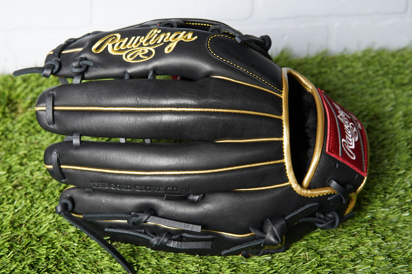 R9 Series 12.34 Glove